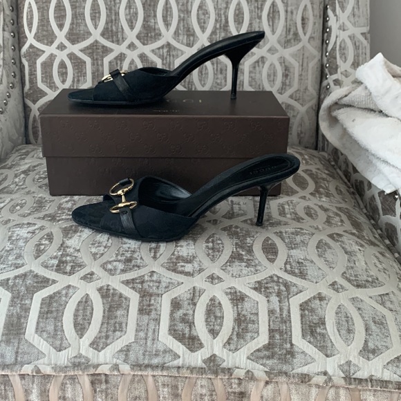 GUCCI 💯👡💋 - Picture 2 of 5